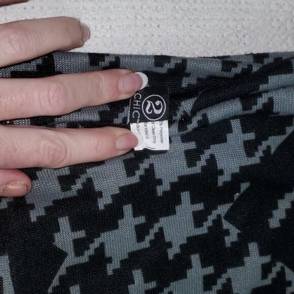 2 Chic Black & Silver Double Round Secret Zippered Pocket Scarve - Picture 9 of 9